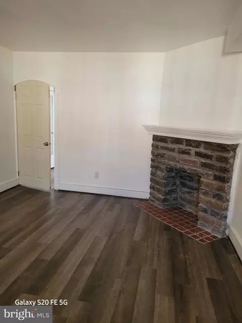 Living - 7246 Brent Rd, Darby, PA 19082 photo 1 of 2