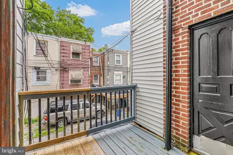 Exterior - 7239 Glenthorne Rd, Darby, PA 19082 photo 3 of 4