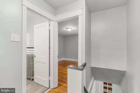 Entry Way - 7239 Glenthorne Rd, Darby, PA 19082 photo 4 of 5