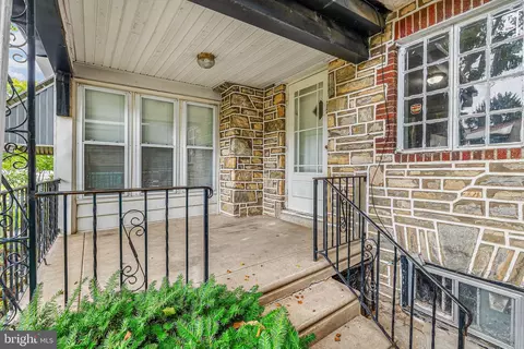 Exterior - 7239 Glenthorne Rd, Darby, PA 19082 photo 2 of 4