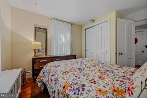 Bedroom - 2552 Naamans Crk, Upper Chichester, PA 19061 photo 2 of 9