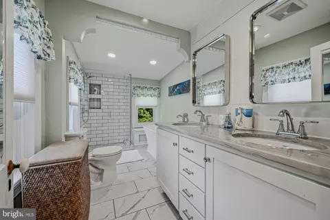 Bath - 2552 Naamans Crk, Upper Chichester, PA 19061 photo 2 of 4