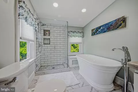 Bath - 2552 Naamans Crk, Upper Chichester, PA 19061 photo 3 of 4