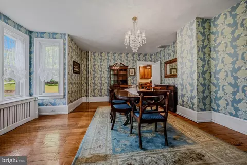 Dining - 2552 Naamans Crk, Upper Chichester, PA 19061 photo 2 of 4