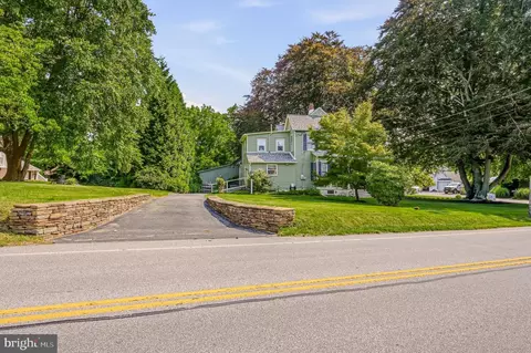 Exterior - 2552 Naamans Crk, Upper Chichester, PA 19061 photo 1 of 5