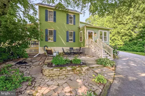 Exterior - 2552 Naamans Crk, Upper Chichester, PA 19061 photo 3 of 5