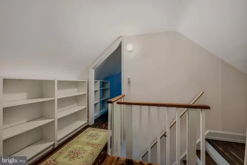 Entry Way - 2552 Naamans Crk, Upper Chichester, PA 19061 photo 7 of 10