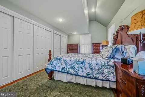 Bedroom - 2552 Naamans Crk, Upper Chichester, PA 19061 photo 7 of 9