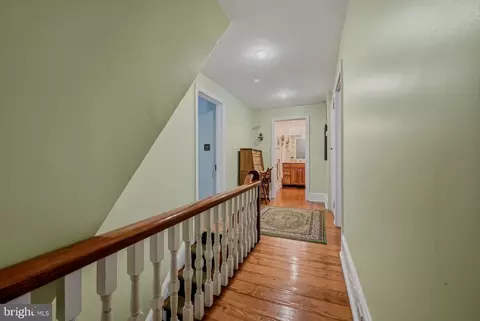 Entry Way - 2552 Naamans Crk, Upper Chichester, PA 19061 photo 5 of 10