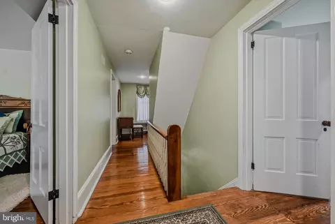 Entry Way - 2552 Naamans Crk, Upper Chichester, PA 19061 photo 6 of 10