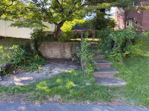 Exterior - 821 Beech Rd, Wallingford, PA 19086 photo 4 of 4