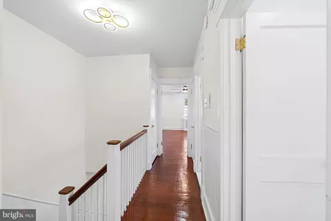 Entry Way - 7226 Penarth Ave, Darby, PA 19082 photo 7 of 8