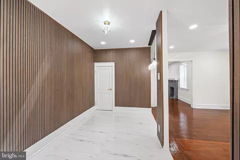 Entry Way - 7226 Penarth Ave, Darby, PA 19082 photo 4 of 8