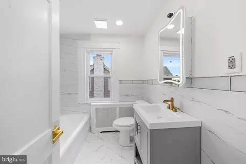 Bath - 7226 Penarth Ave, Darby, PA 19082 photo 1 of 4