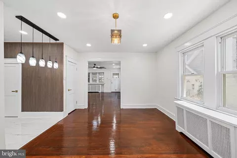 Entry Way - 7226 Penarth Ave, Darby, PA 19082 photo 3 of 8