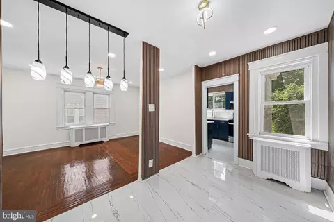 Entry Way - 7226 Penarth Ave, Darby, PA 19082 photo 5 of 8