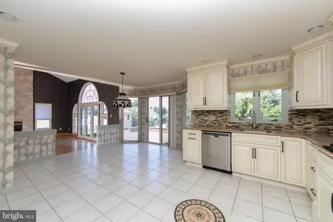 Kitchen - 342 Northcroft Rd, Springfield, PA 19064 photo 4 of 4