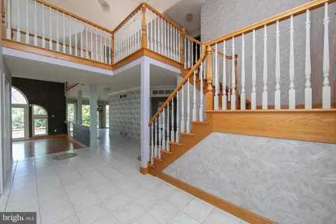 Entry Way - 342 Northcroft Rd, Springfield, PA 19064 photo 1 of 4