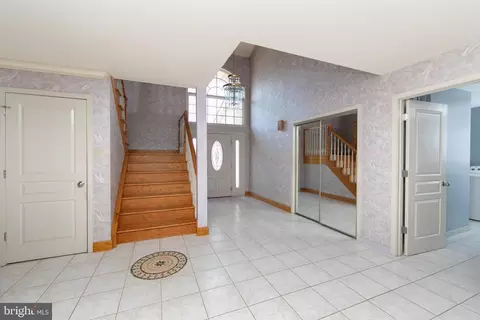Entry Way - 342 Northcroft Rd, Springfield, PA 19064 photo 2 of 4