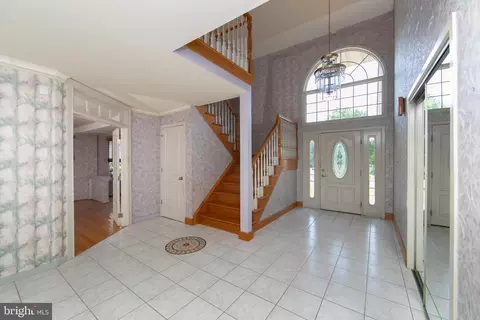 Entry Way - 342 Northcroft Rd, Springfield, PA 19064 photo 3 of 4