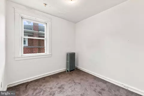 Bedroom - 81 S State Rd, Darby, PA 19082 photo 6 of 8