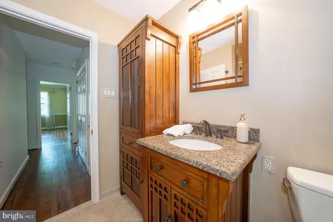 Entry Way - 738 Woodcrest Rd, Wayne, PA 19087 photo 2 of 3