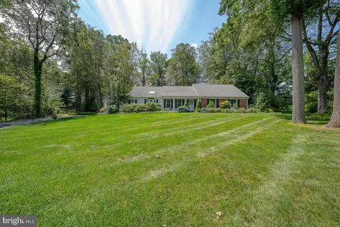Exterior - 738 Woodcrest Rd, Wayne, PA 19087 photo 2 of 11