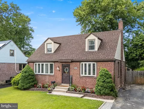 321 E Rively Ave, Aldan, PA 19018
