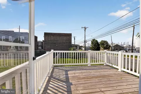Exterior - 21 W 9th St, Marcus Hook, PA 19061 photo 3 of 4