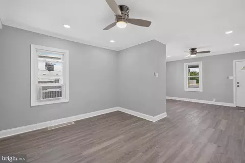 Living - 21 W 9th St, Marcus Hook, PA 19061 photo 1 of 1