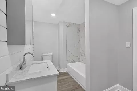 Entry Way - 21 W 9th St, Marcus Hook, PA 19061 photo 6 of 8