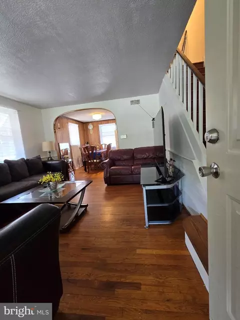 Entry Way - 300 Springton Rd, Upper Darby, PA 19082 photo 1 of 6