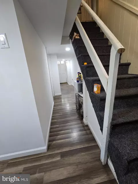 Entry Way - 300 Springton Rd, Upper Darby, PA 19082 photo 3 of 6