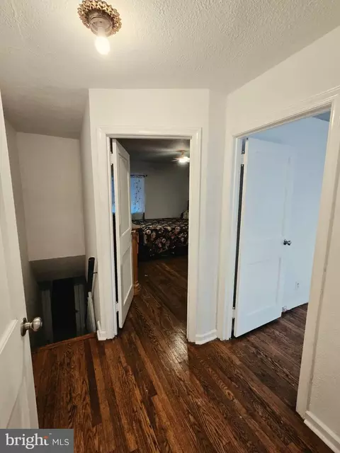 Entry Way - 300 Springton Rd, Upper Darby, PA 19082 photo 6 of 6