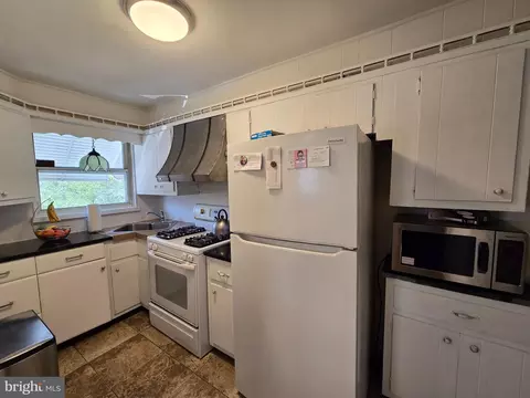 Kitchen - 300 Springton Rd, Upper Darby, PA 19082 photo 1 of 1