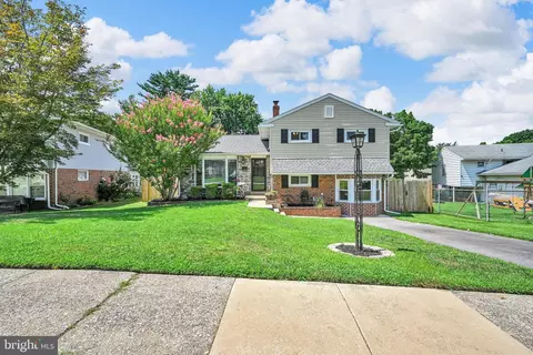 1605 Rose Glen Rd, Havertown, PA 19083