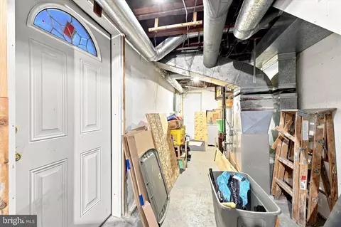 Entry Way - 48 Gilpin Rd, Darby, PA 19082 photo 3 of 3