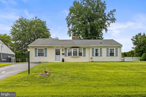 317 Rose Ln, Broomall, PA 19008