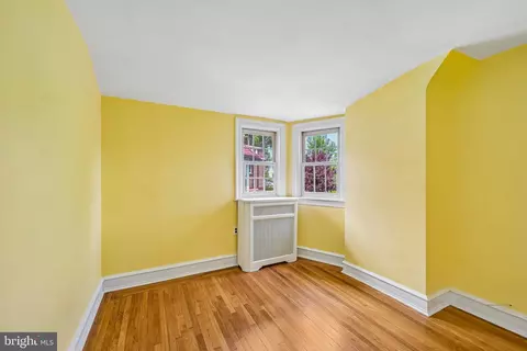 Bedroom - 12 Windsor Cir, Springfield, PA 19064 photo 4 of 8
