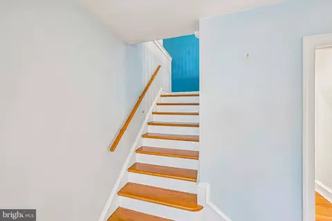 Entry Way - 12 Windsor Cir, Springfield, PA 19064 photo 2 of 4