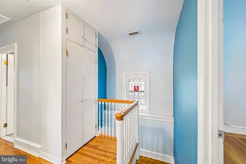 Entry Way - 12 Windsor Cir, Springfield, PA 19064 photo 3 of 4