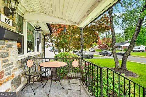 65 Delia Dr, Broomall, PA 19008
