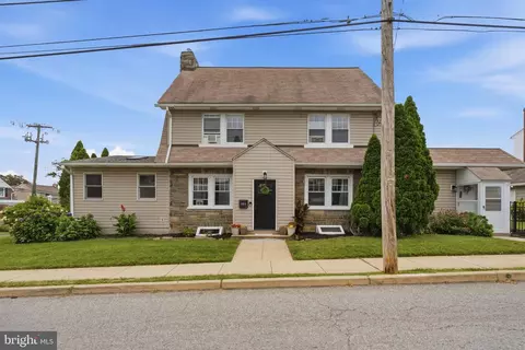 301 Manoa Rd, Havertown, PA 19083