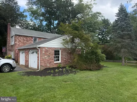 247 Yarmouth Ln, Media, PA 19063