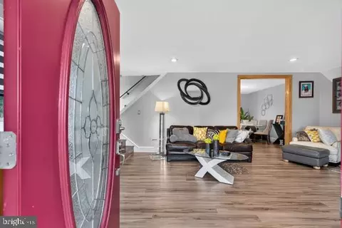 Entry Way - 843 Ormond Ave, Drexel Hill, PA 19026 photo 1 of 3