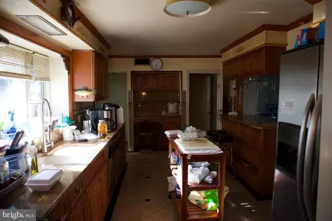Kitchen - 514 Beverly Blvd, Darby, PA 19082 photo 2 of 2