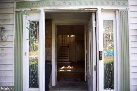 Entry Way - 514 Beverly Blvd, Darby, PA 19082 photo 1 of 4