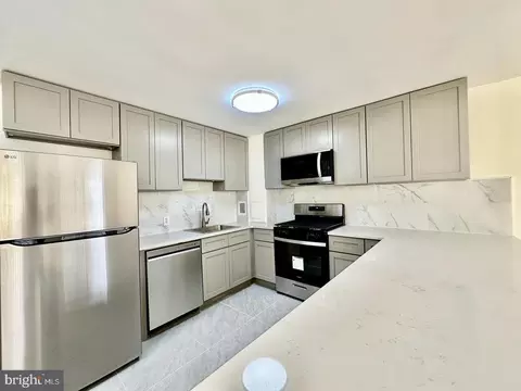 1030 E Lancaster Ave #105, Bryn Mawr, PA 19010