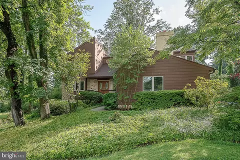 214 Cornell Dr, Bryn Mawr, PA 19010