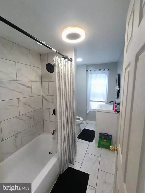 Bath - 1119 Washington St, Marcus Hook, PA 19061 photo 1 of 1